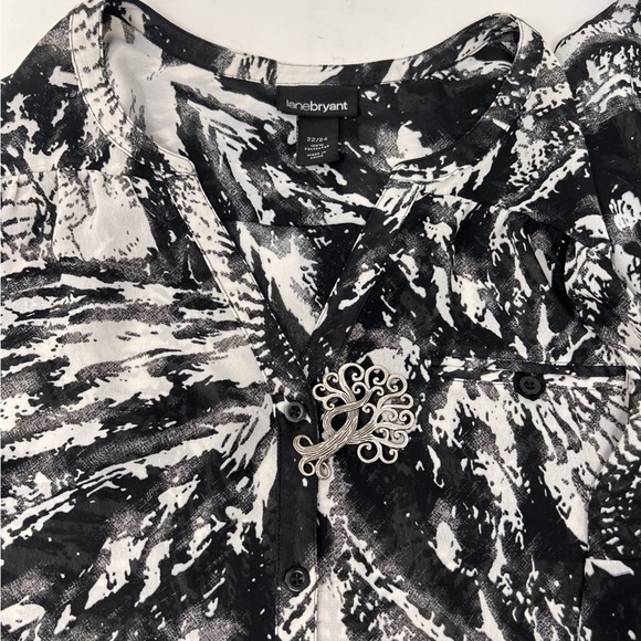 Lane Bryant Blouse Plus Size 22 24 3X Black White Print V Neck Roll Tab Sleeves - Picture 13 of 14